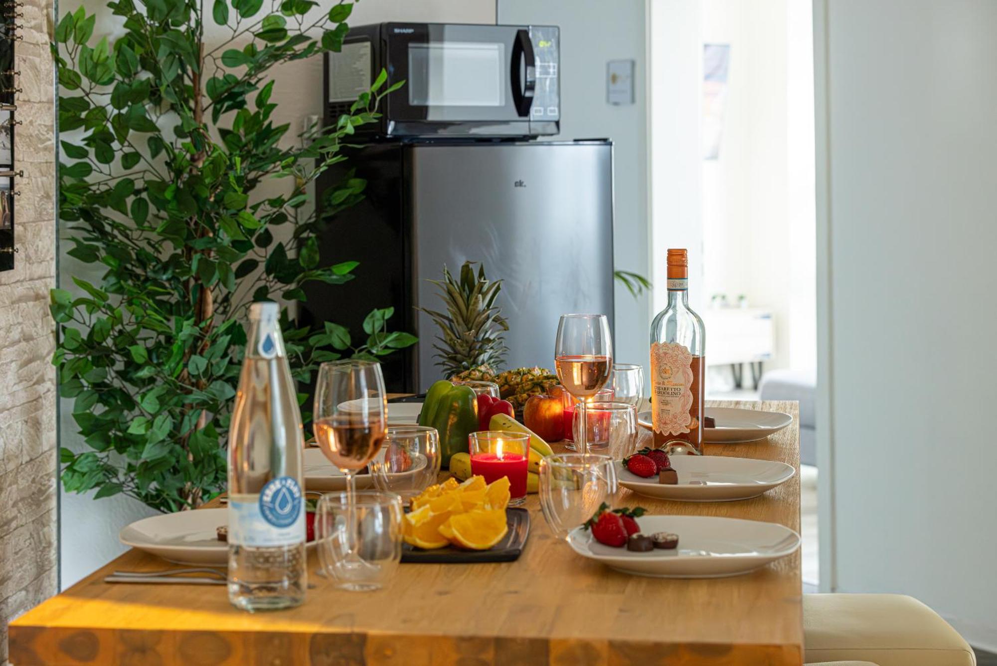 Luxus City Apartment Sauna Balkon Kueche Zentral Rostock Buitenkant foto